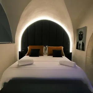 Vibez , Bari Italia